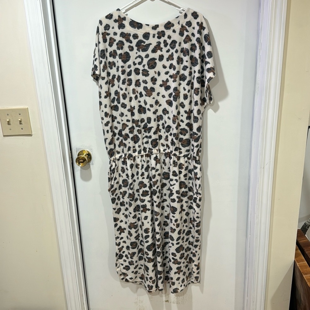 LuLaRoe Isla dress, hacci fabric, super soft, animal print, XL